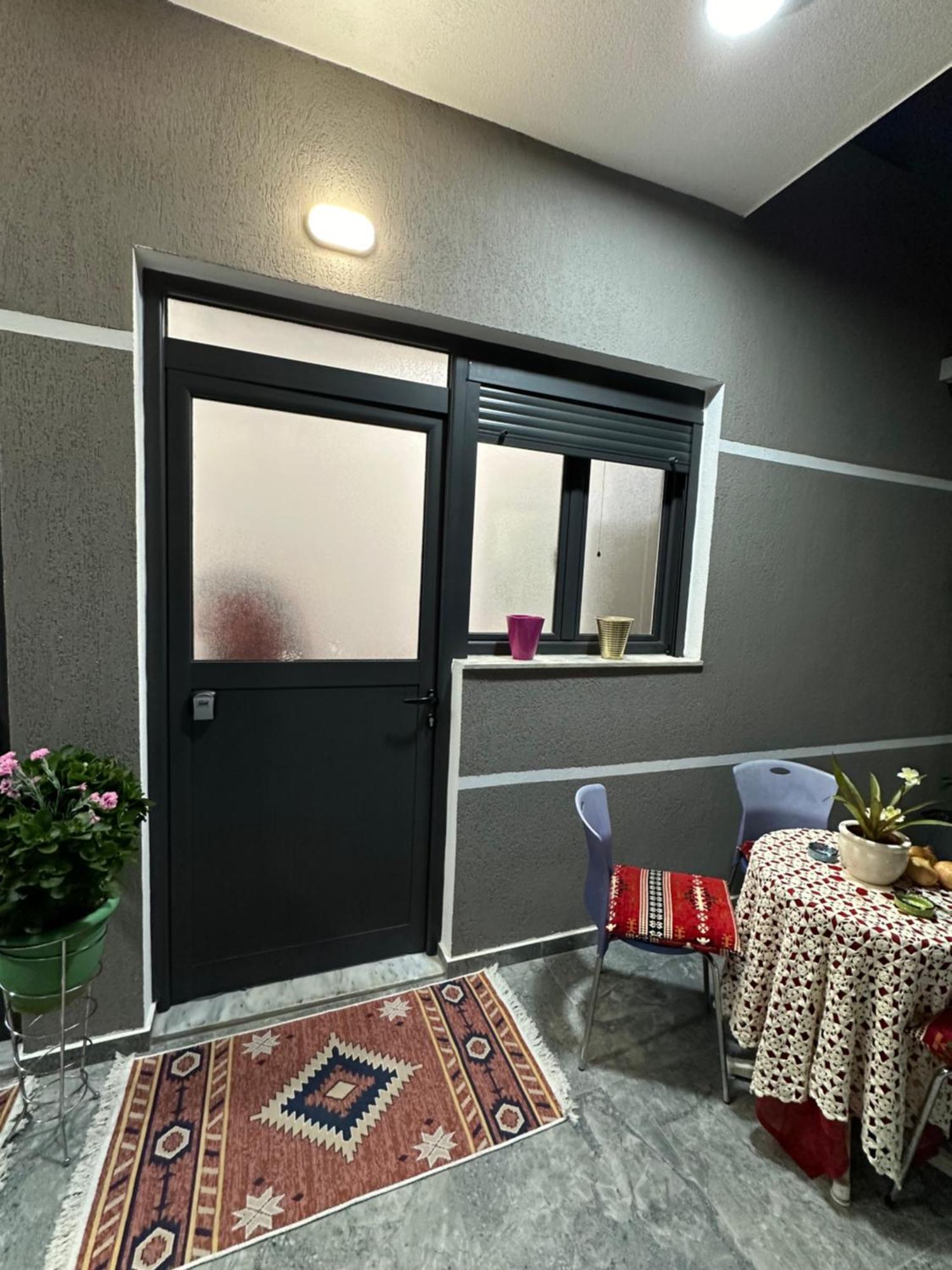 Lola'S Rooms Gjirokaster Exterior photo
